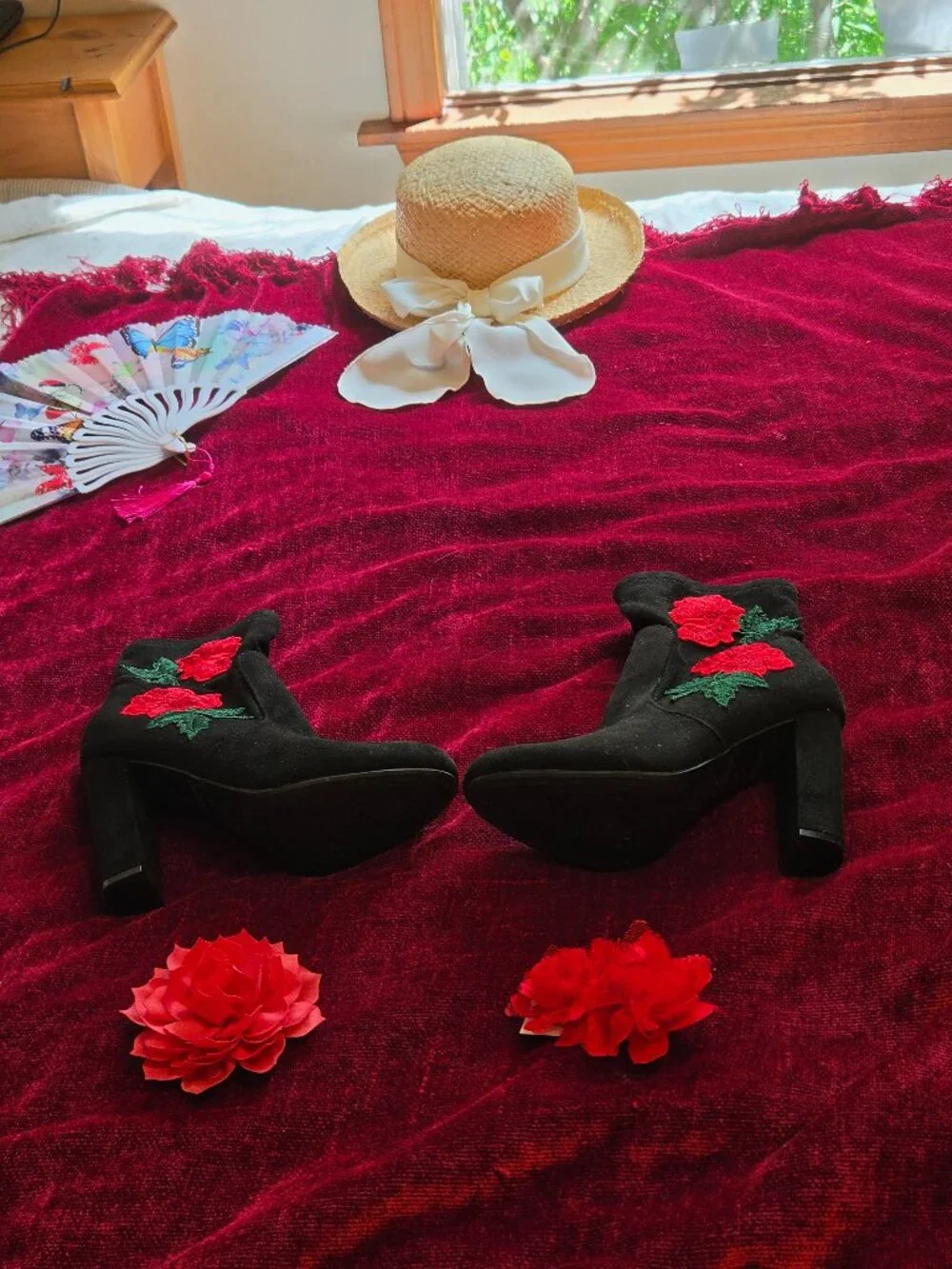 BAMBOO  SUEDE ANKLE BOOTS WITH ROSES AND LEAVES EMBROIDERY BRAND NEW!! SIZE 8